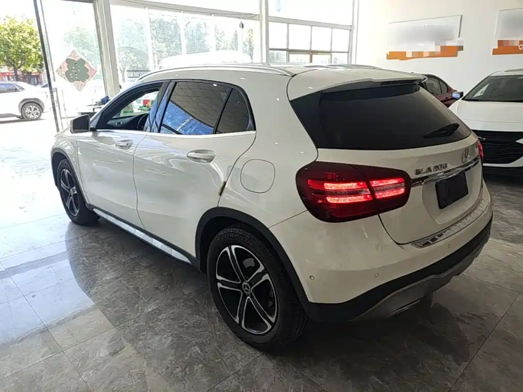 Mercedes-Benz GLA — фото 5