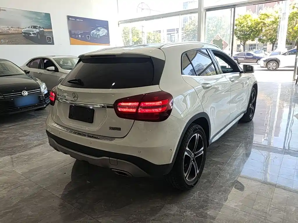 Mercedes-Benz GLA — фото 7