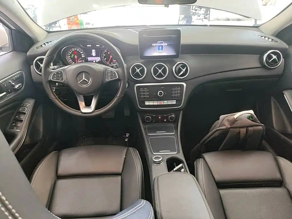 Mercedes-Benz GLA — фото 10