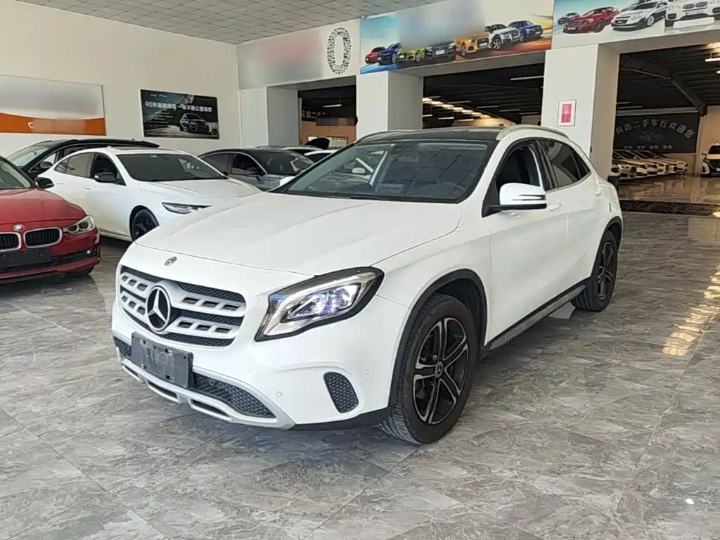 Mercedes-Benz GLA