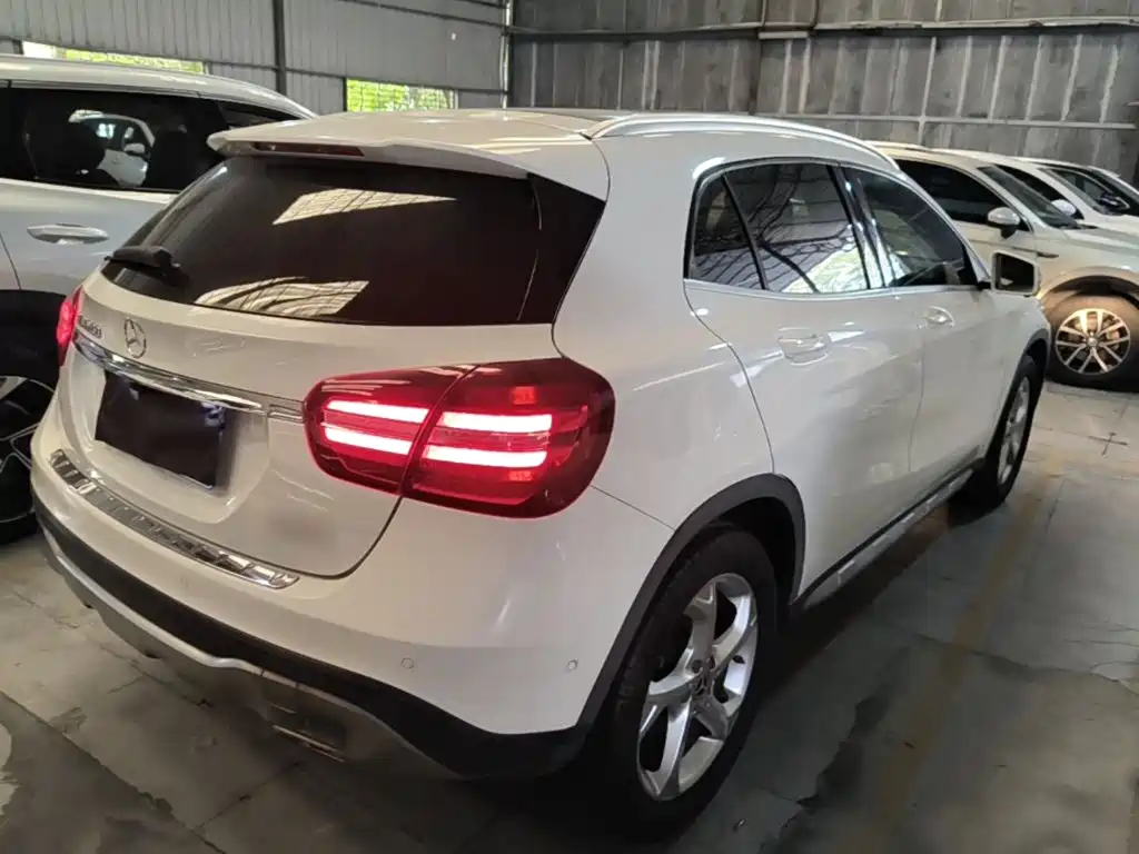 Mercedes-Benz GLA — фото 7