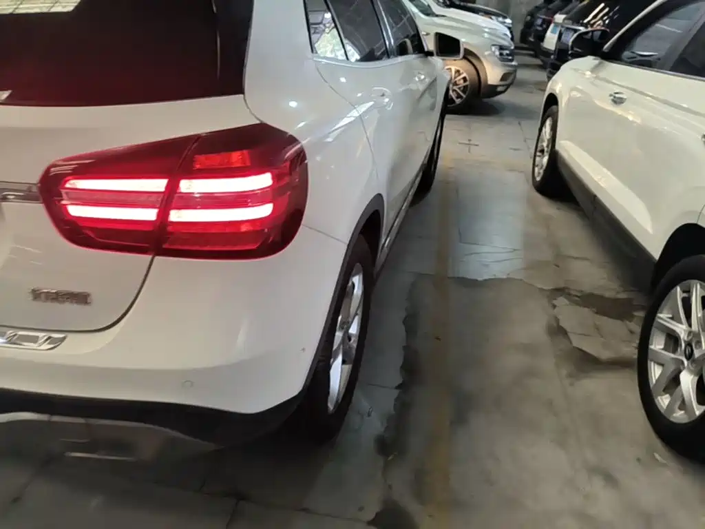 Mercedes-Benz GLA — фото 8