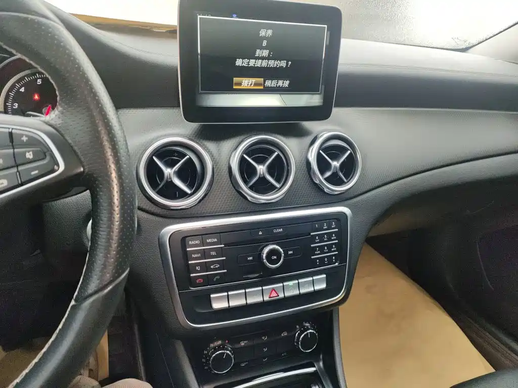 Mercedes-Benz GLA — фото 6