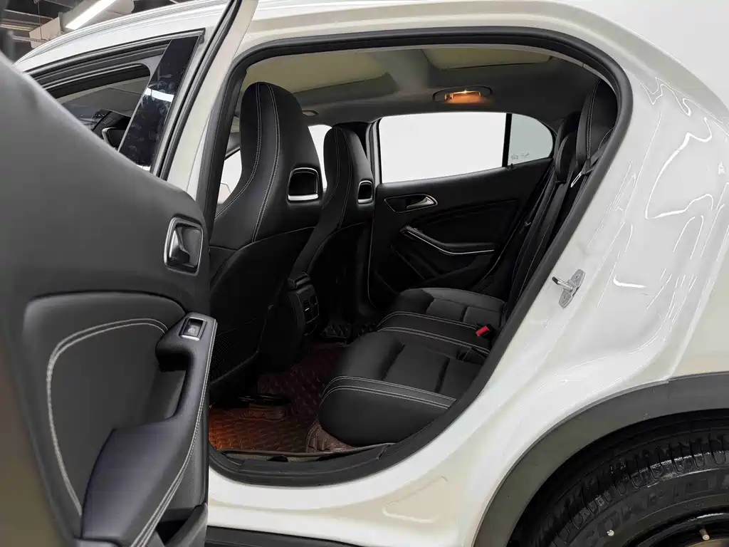 Mercedes-Benz GLA — фото 14