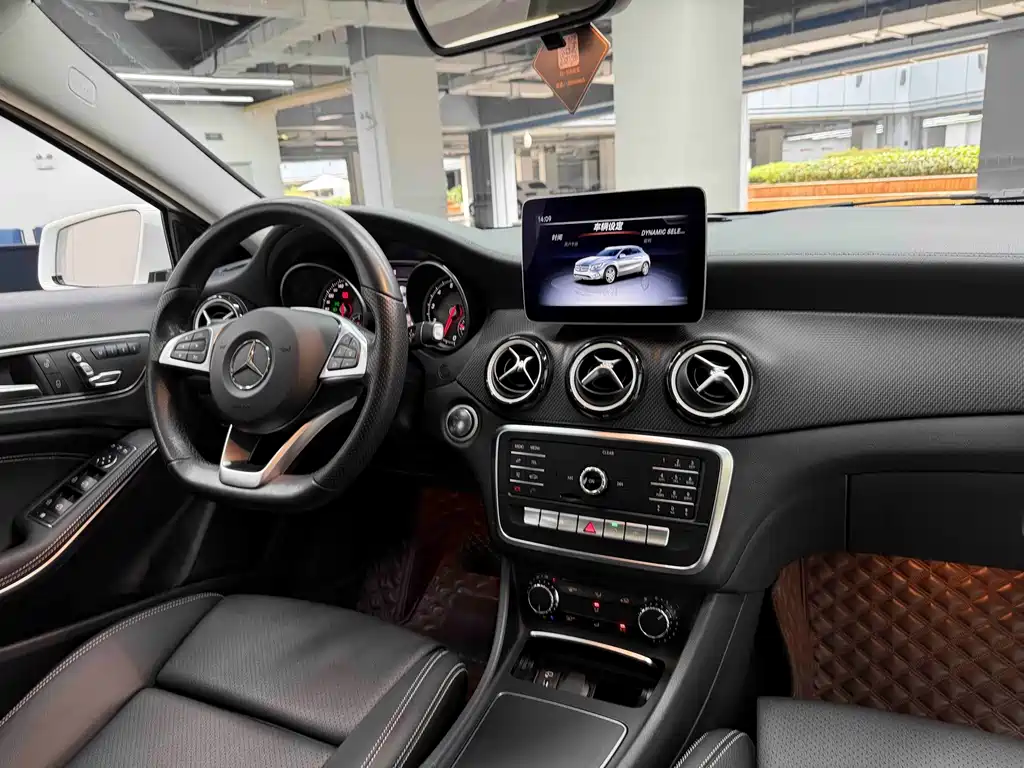 Mercedes-Benz GLA — фото 24