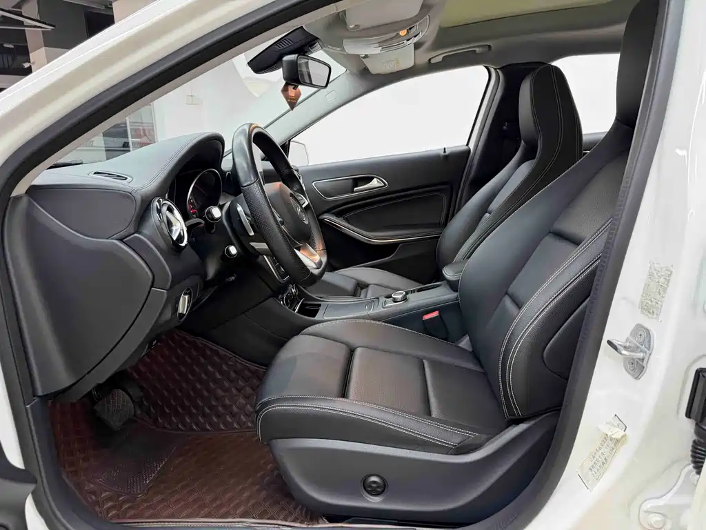 Mercedes-Benz GLA — фото 10
