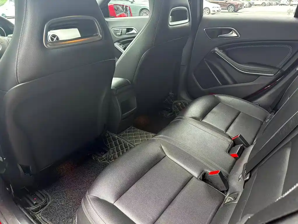 Mercedes-Benz CLA (Import) — фото 17