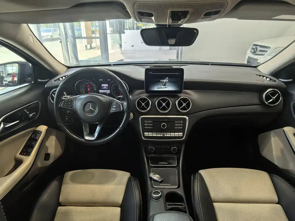 Mercedes-Benz GLA — фото 7