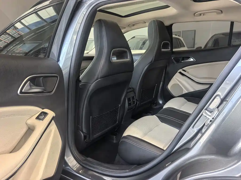 Mercedes-Benz GLA — фото 8