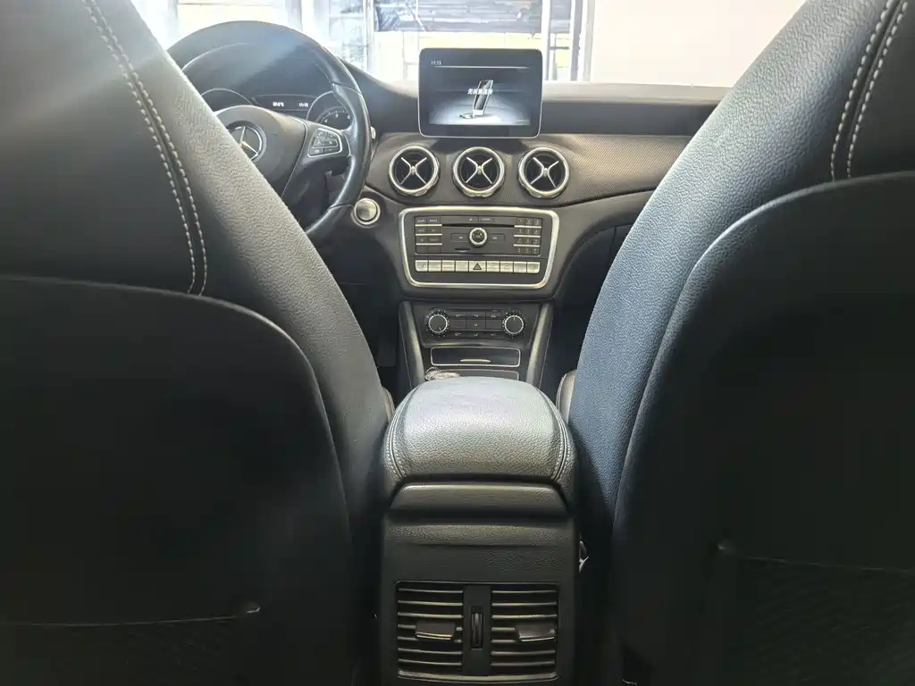 Mercedes-Benz GLA — фото 10