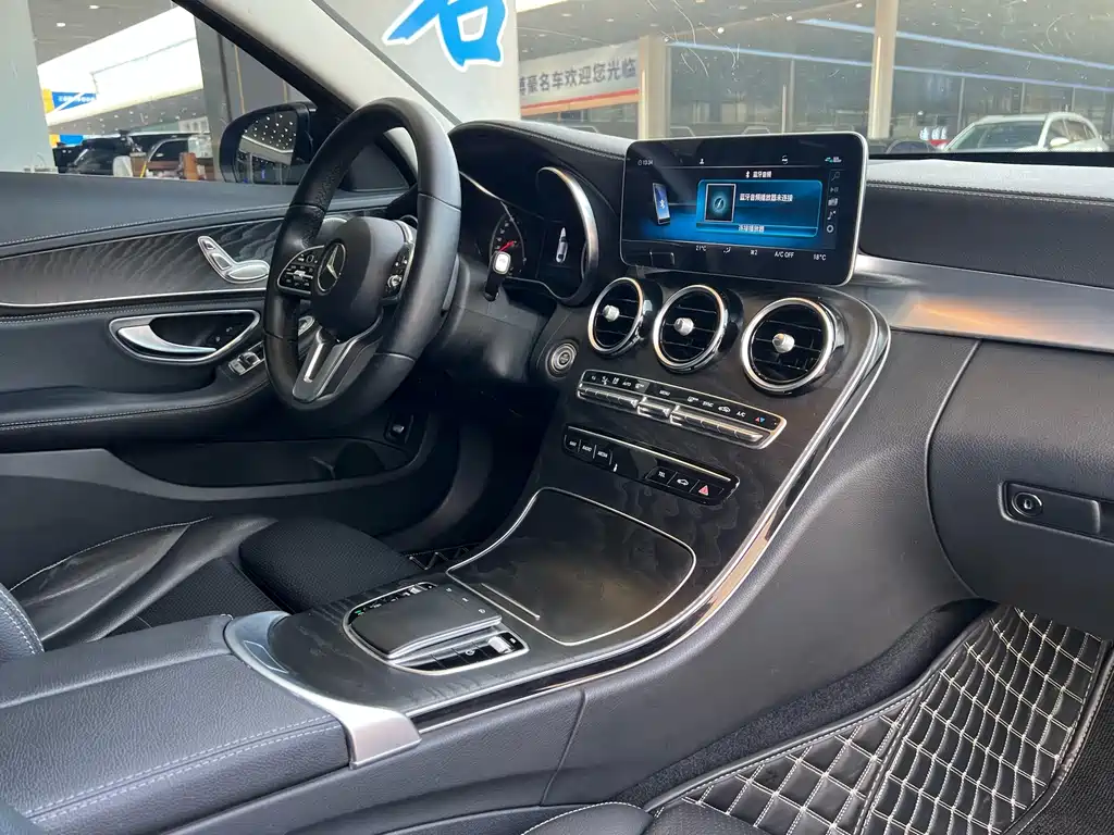 Mercedes-Benz C-Class — фото 11