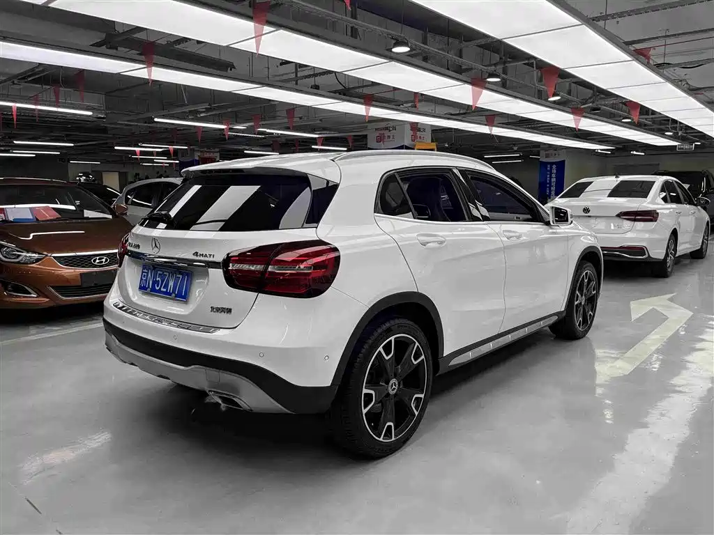 Mercedes-Benz GLA — фото 13
