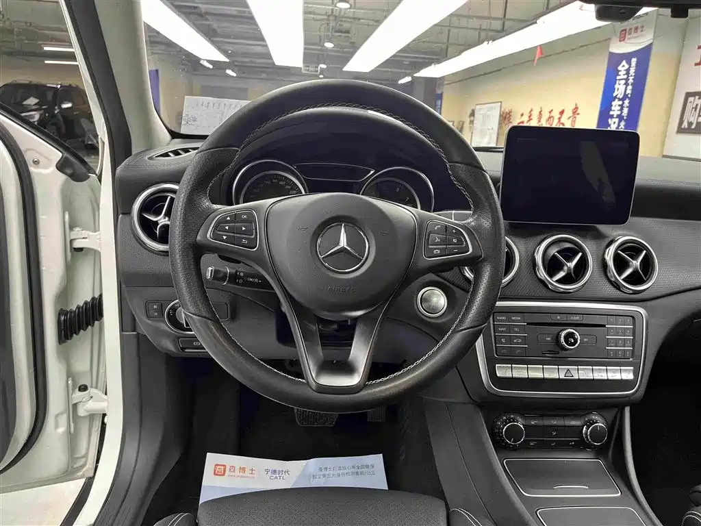 Mercedes-Benz GLA — фото 6