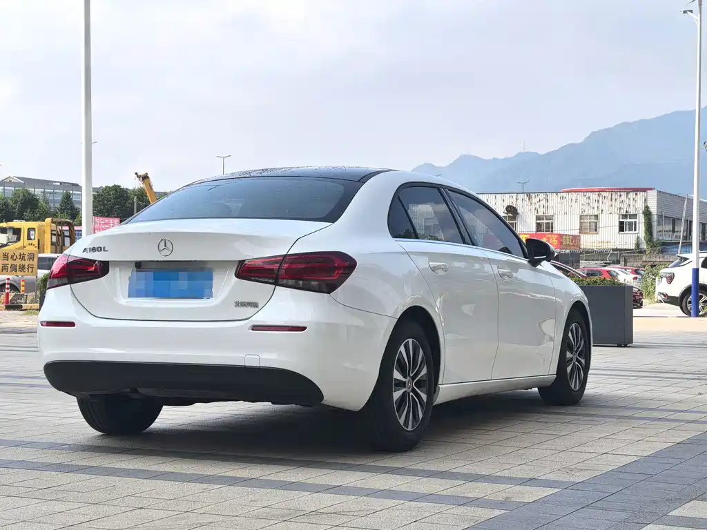 Mercedes-Benz A-Class — фото 11