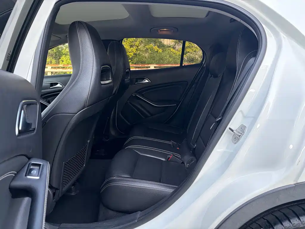 Mercedes-Benz GLA — фото 5