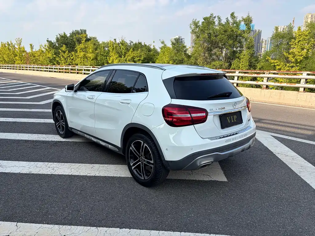 Mercedes-Benz GLA — фото 7