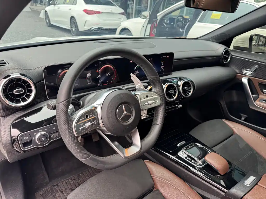 Mercedes-Benz A-Class — фото 11