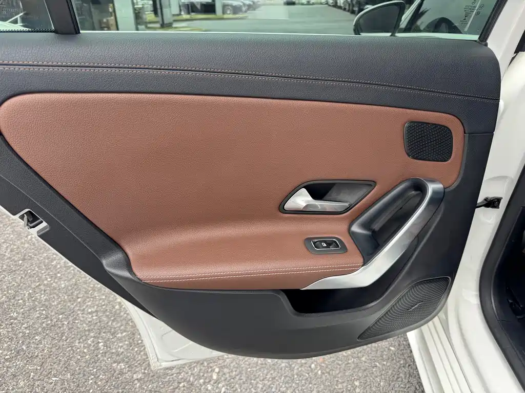 Mercedes-Benz A-Class — фото 14