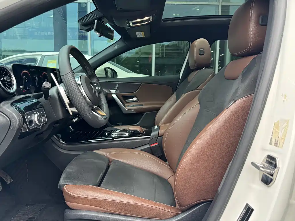 Mercedes-Benz A-Class — фото 15