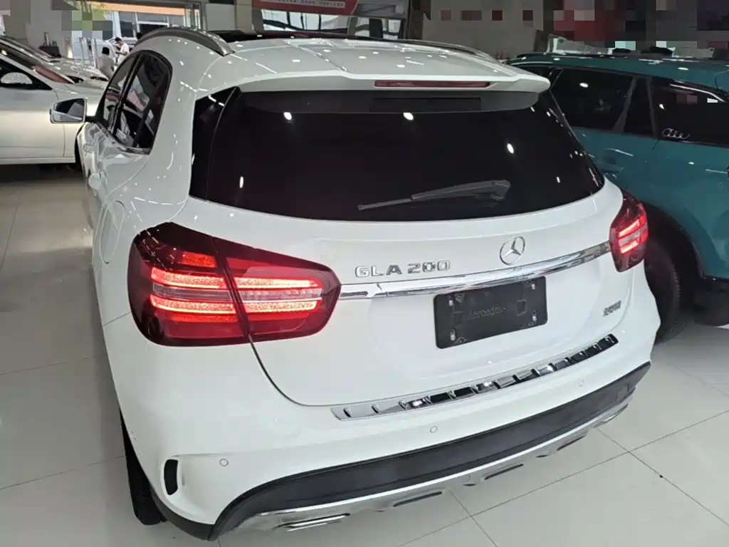 Mercedes-Benz GLA — фото 6