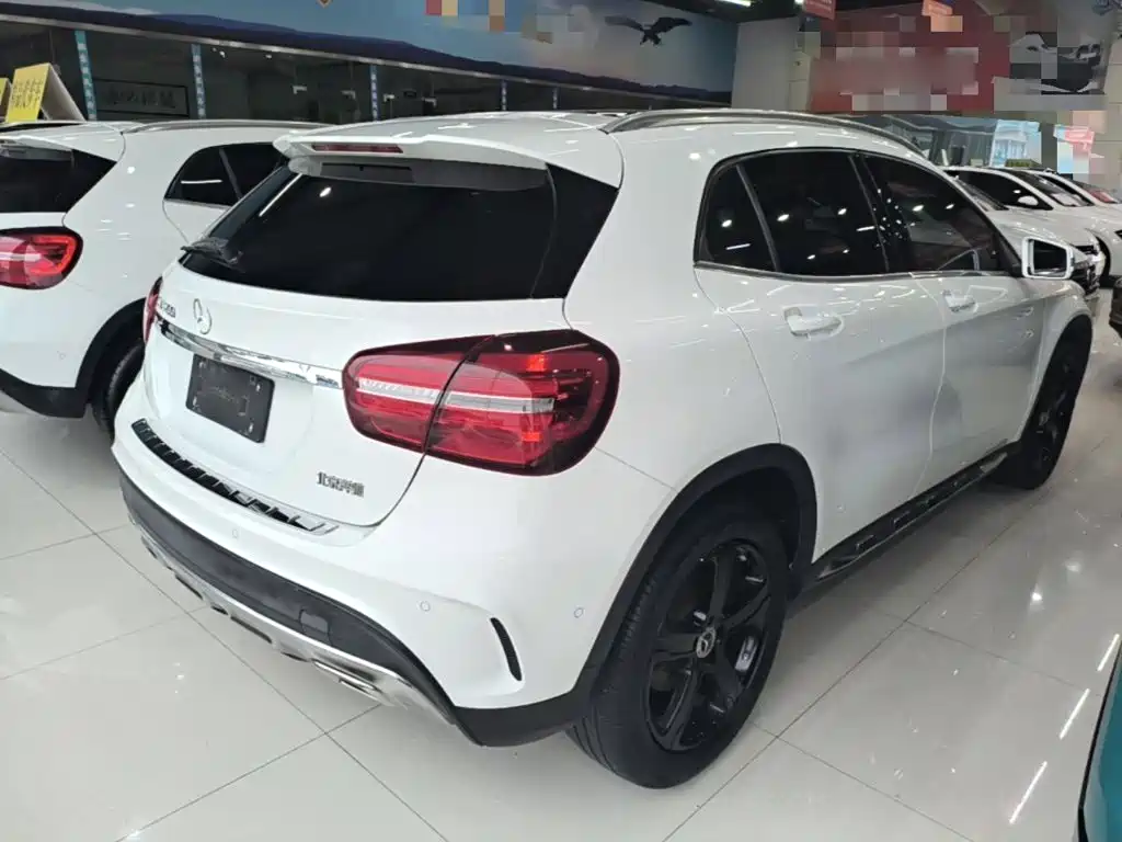 Mercedes-Benz GLA — фото 7