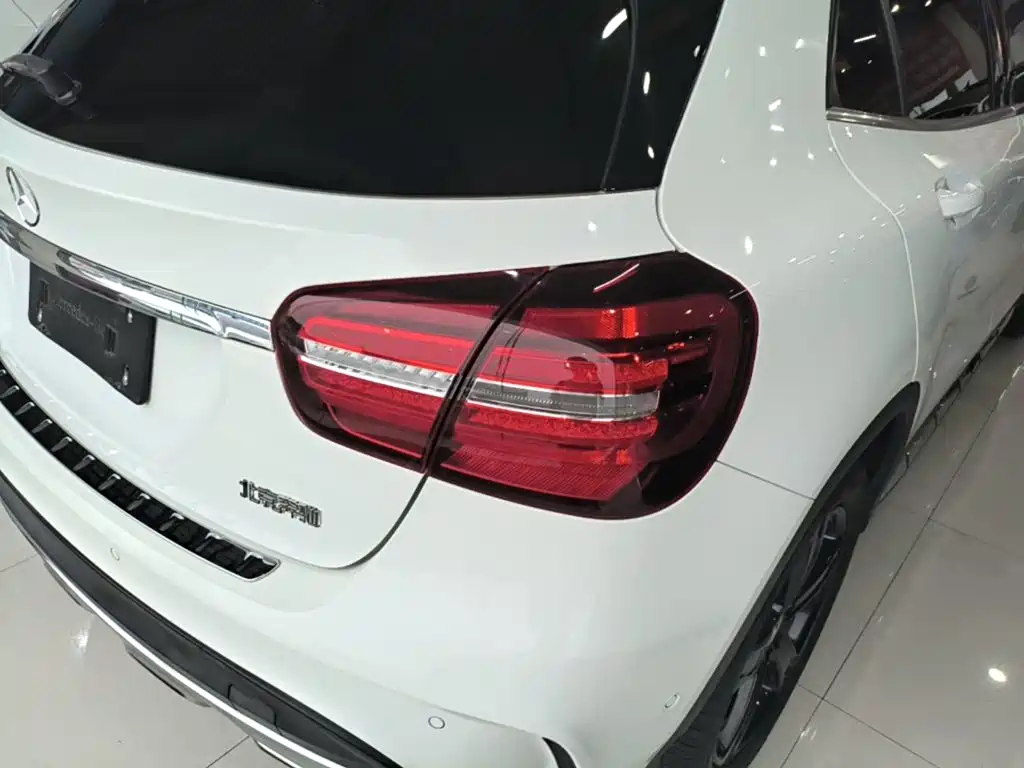 Mercedes-Benz GLA — фото 8