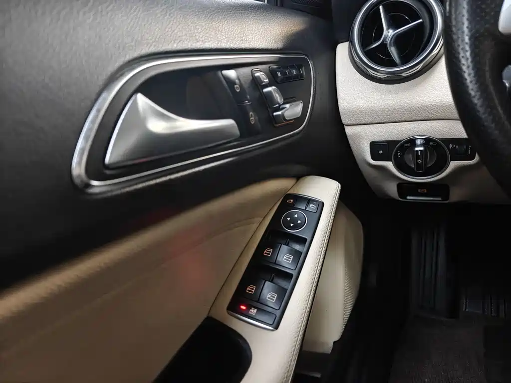 Mercedes-Benz GLA — фото 23