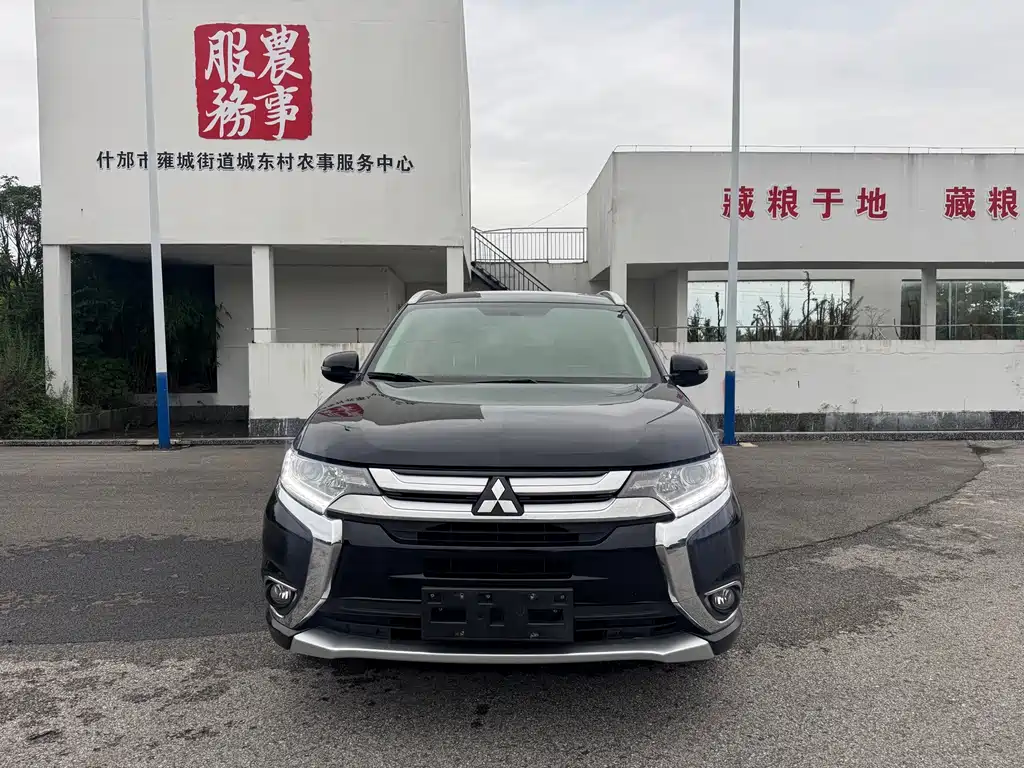 Mitsubishi Outlander — фото 2