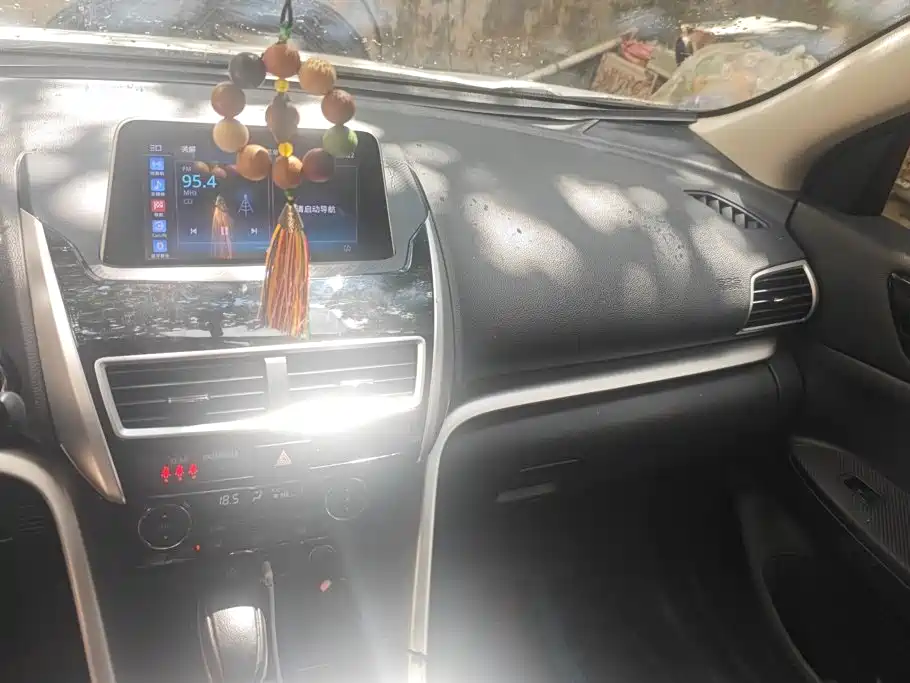 Mitsubishi Eclipse Cross — фото 13
