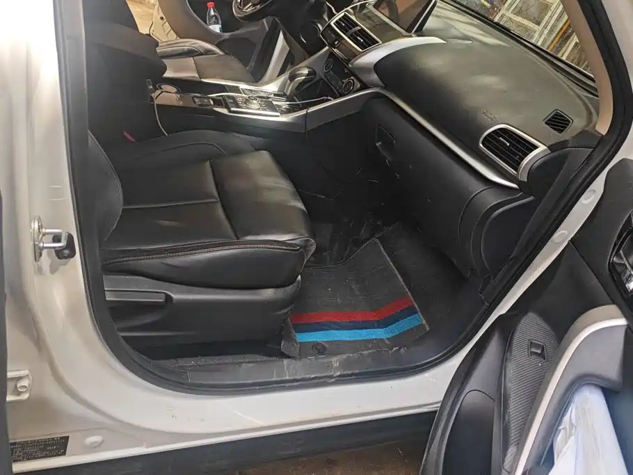 Mitsubishi Eclipse Cross — фото 8