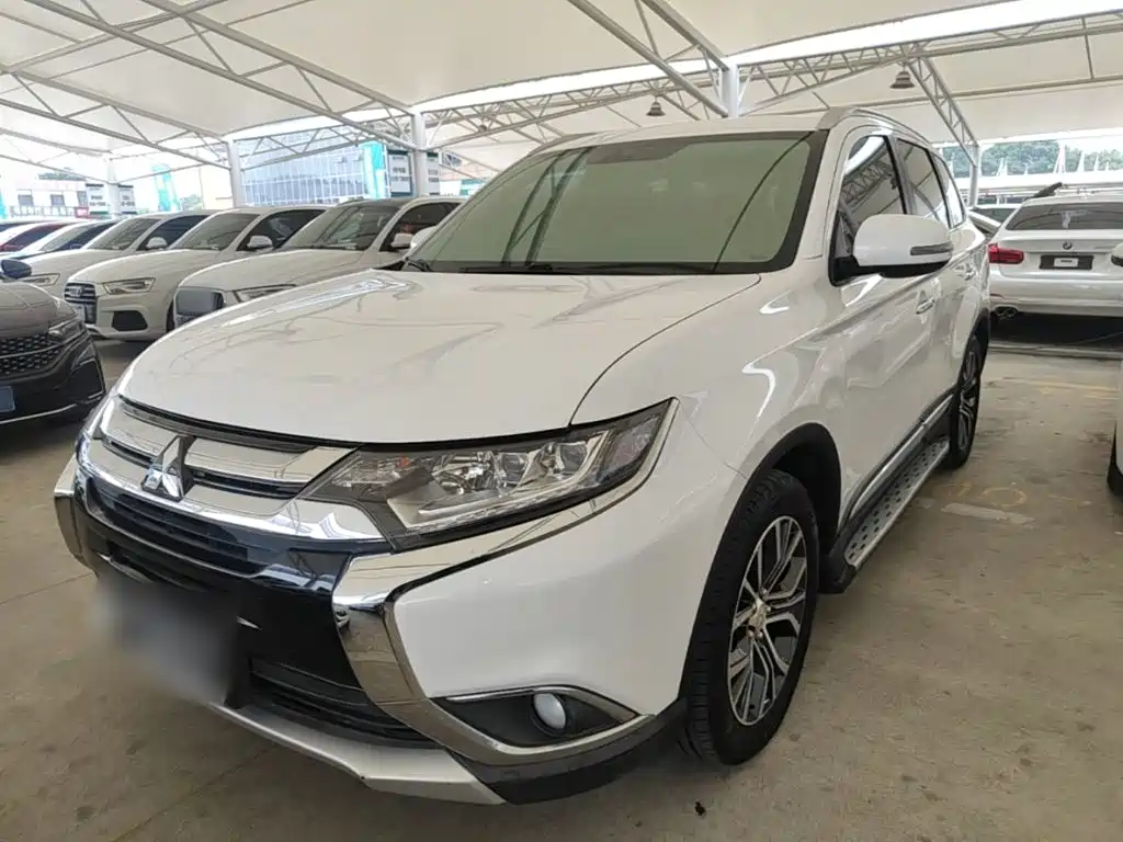 Mitsubishi Outlander — фото 2