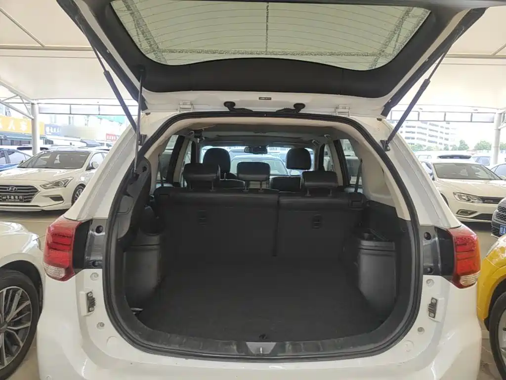 Mitsubishi Outlander — фото 19