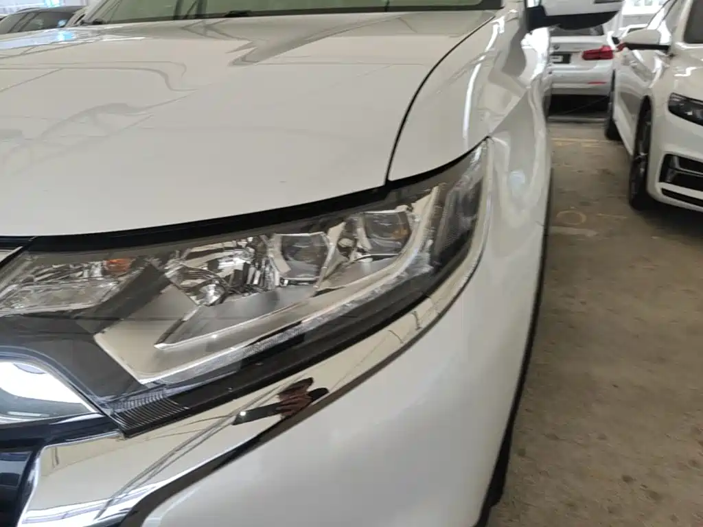 Mitsubishi Outlander — фото 24