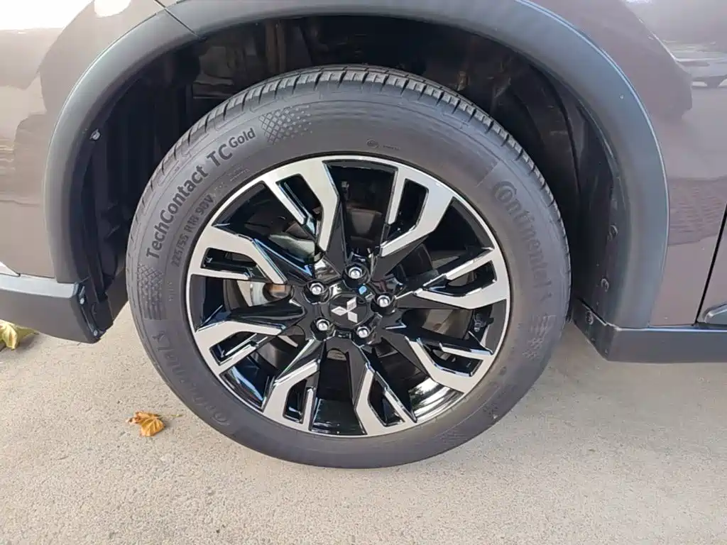 Mitsubishi Outlander — фото 23