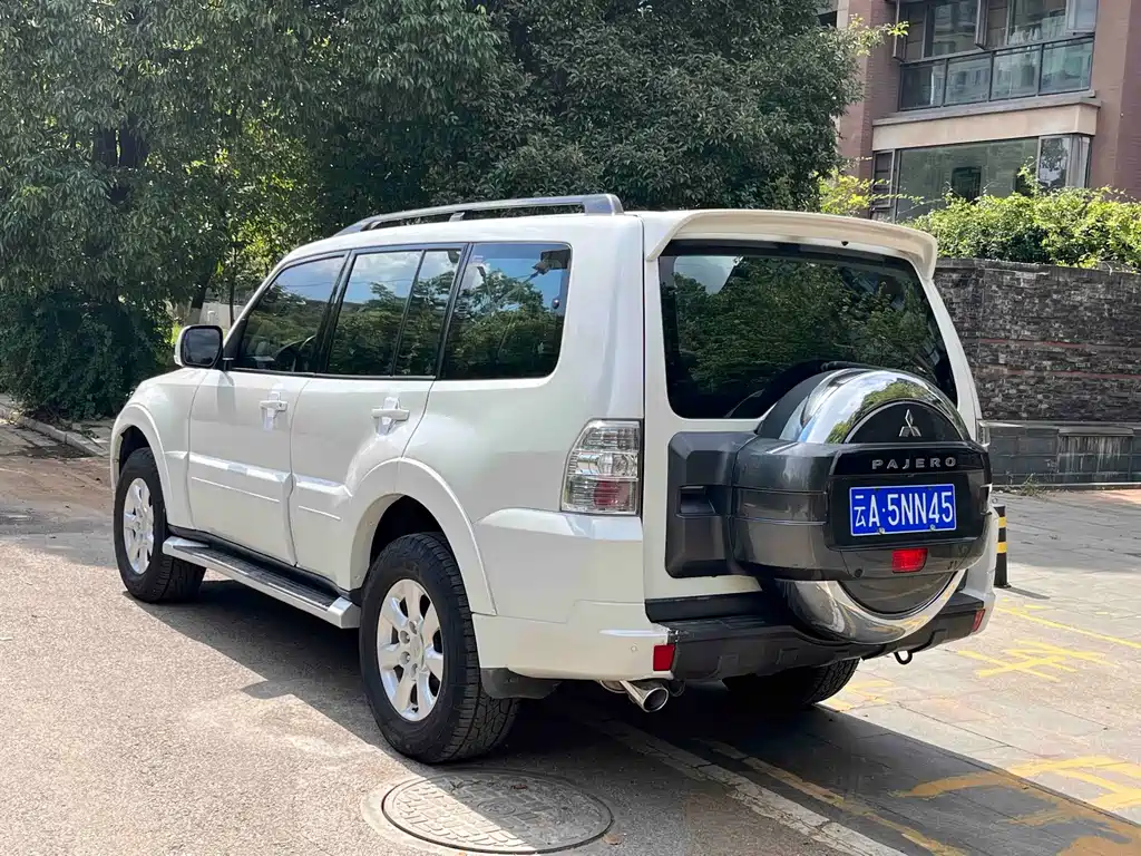 Mitsubishi Pajero (Import) — фото 8