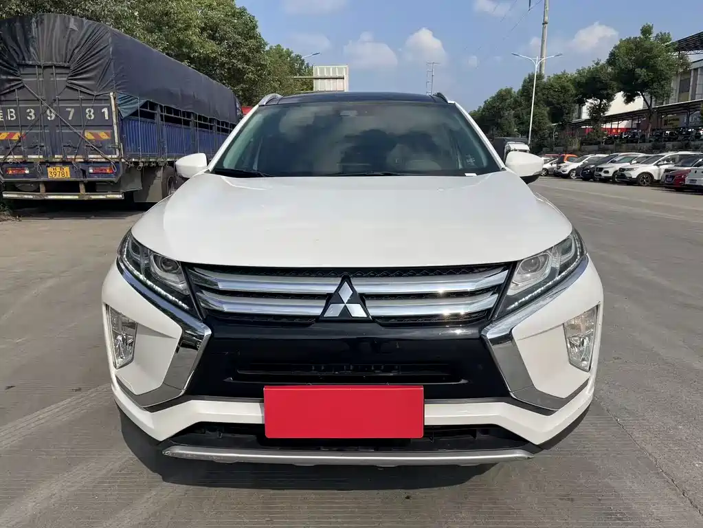 Mitsubishi Eclipse Cross — фото 2