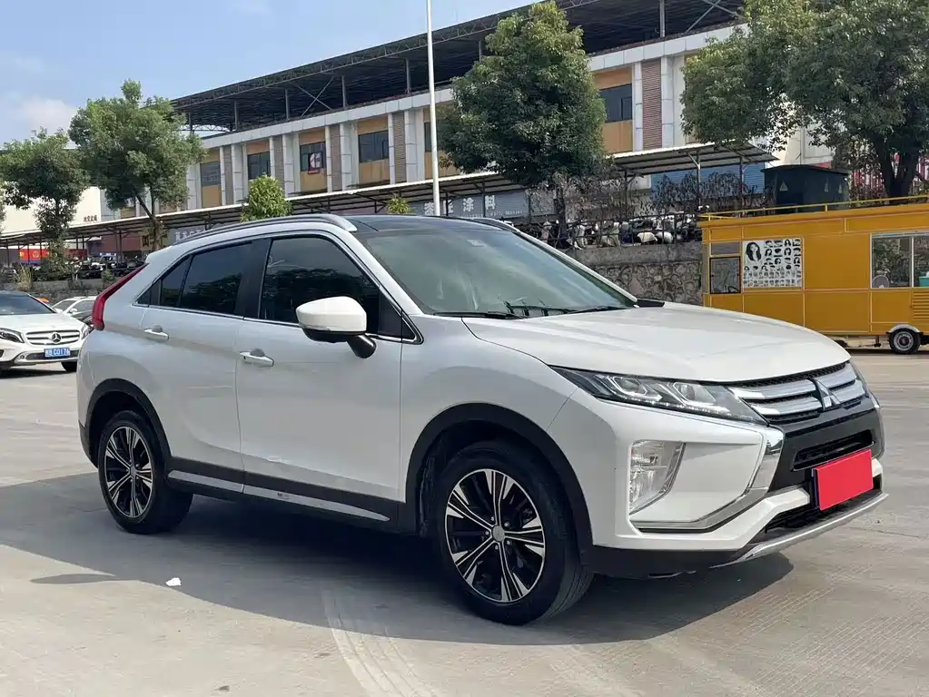 Mitsubishi Eclipse Cross — фото 3