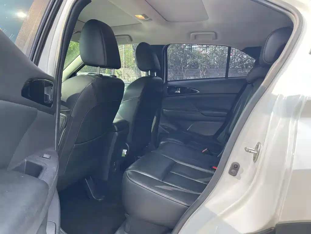 Mitsubishi Eclipse Cross — фото 6