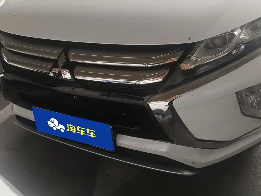 Mitsubishi Eclipse Cross — фото 2