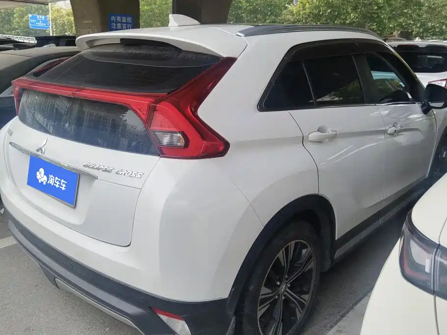 Mitsubishi Eclipse Cross — фото 3