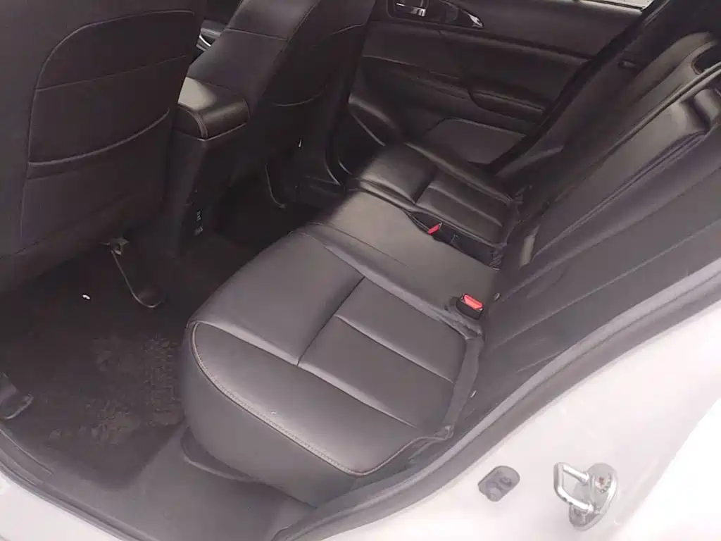 Mitsubishi Eclipse Cross — фото 17