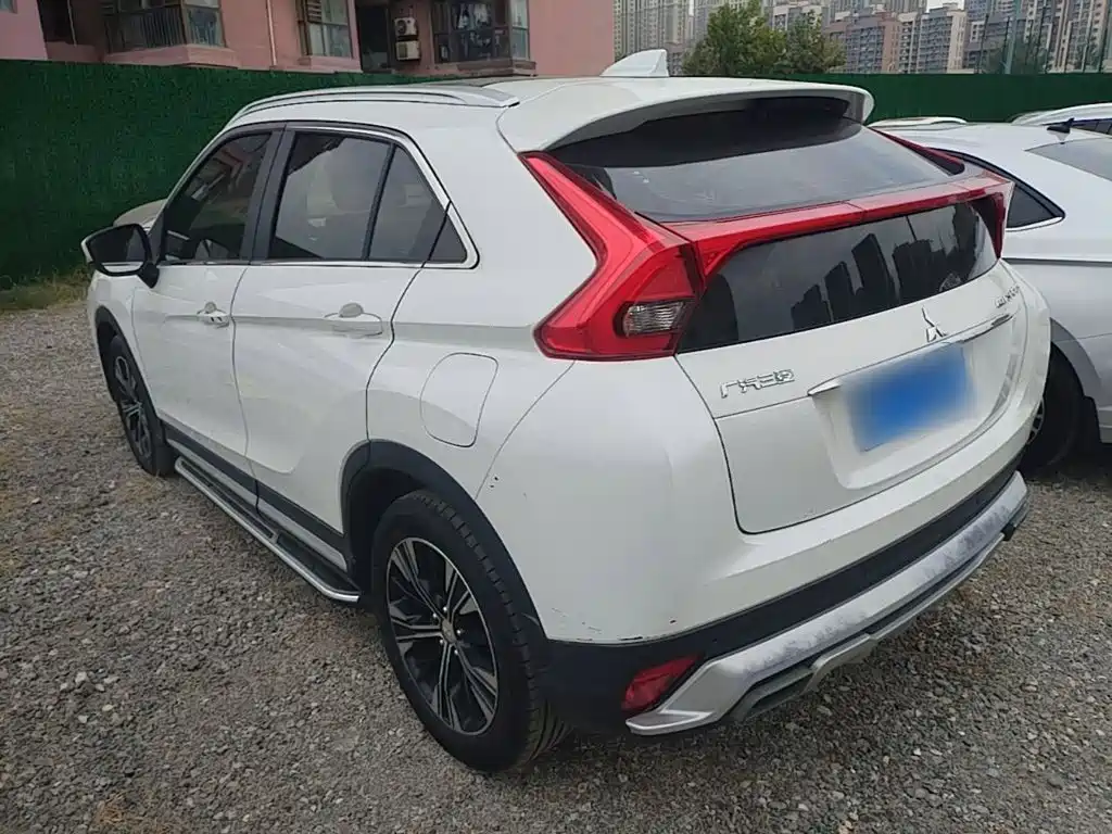 Mitsubishi Eclipse Cross — фото 5