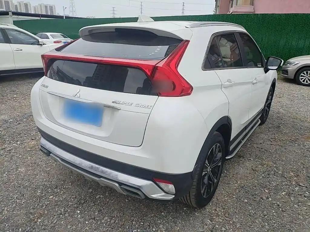Mitsubishi Eclipse Cross — фото 7