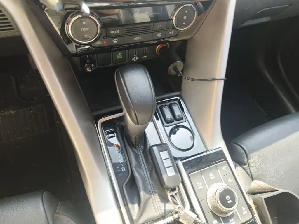 Mitsubishi Eclipse Cross — фото 15