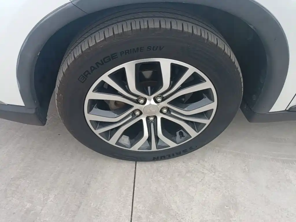 Mitsubishi Outlander — фото 24