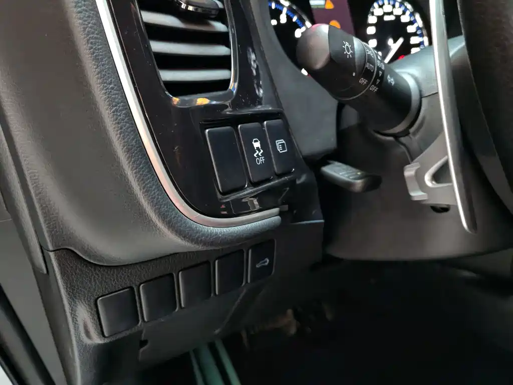 Mitsubishi Outlander — фото 15