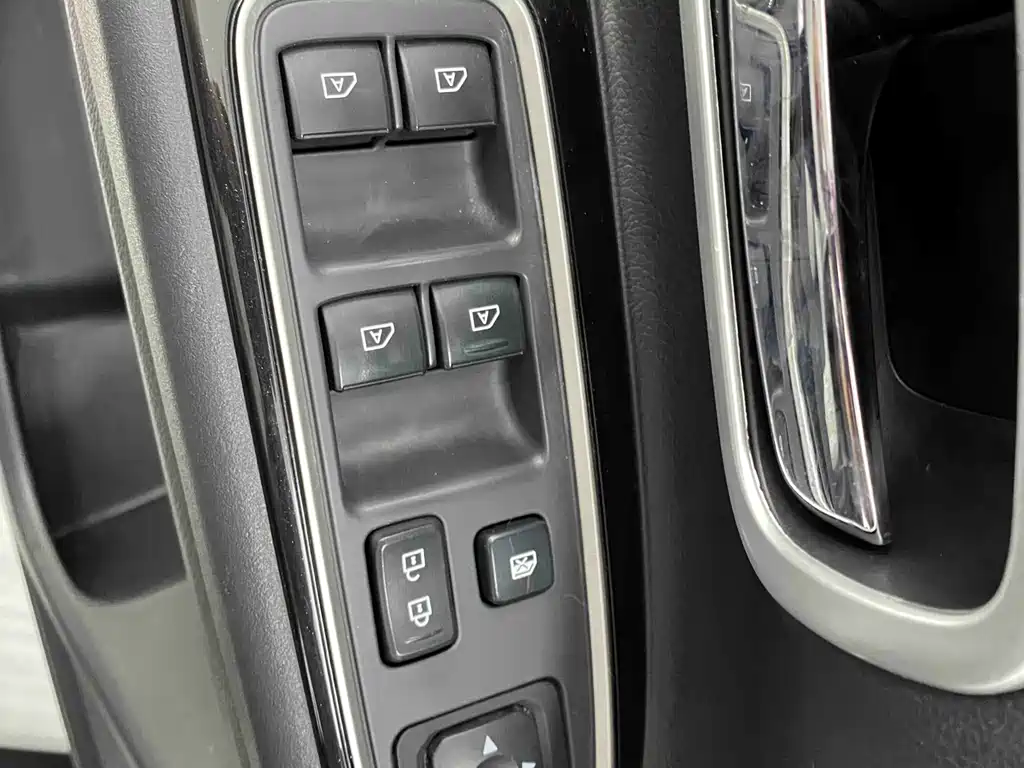 Mitsubishi Outlander — фото 17
