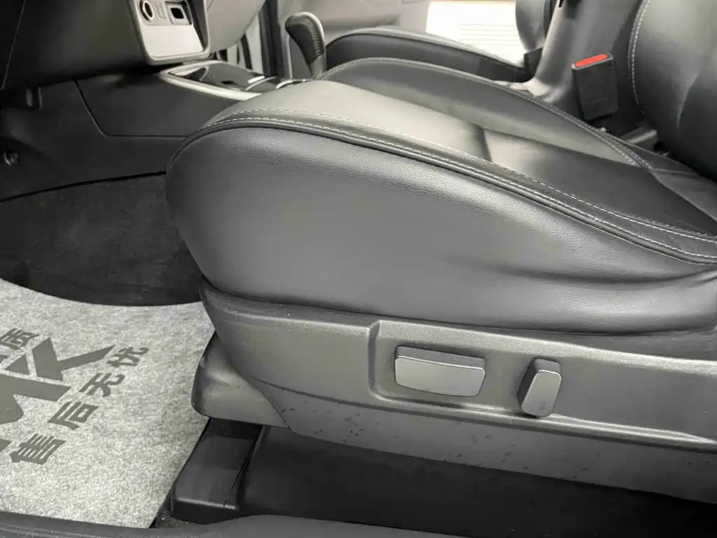 Mitsubishi Outlander — фото 18