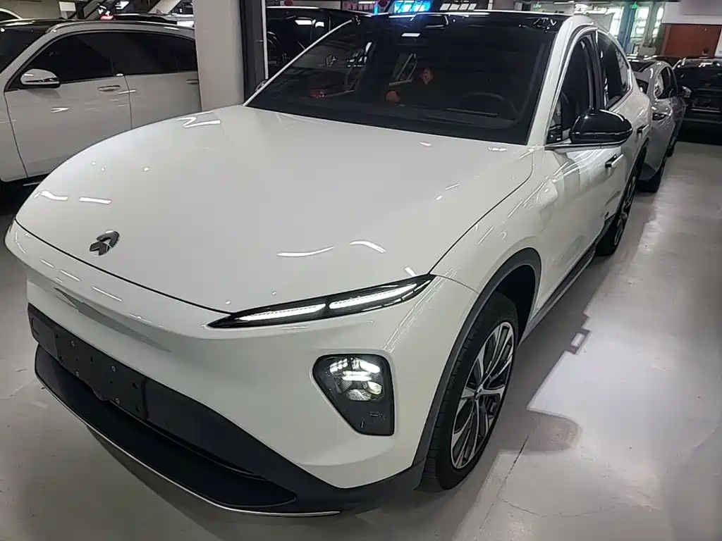 NIO EC7
