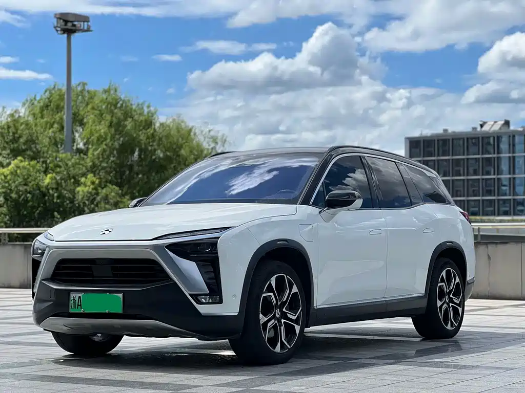 NIO ES8